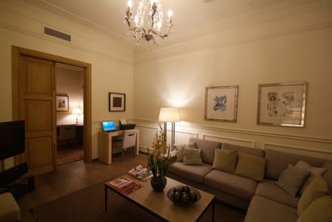 Living area | Flat-screen TV, DVD player, stereo