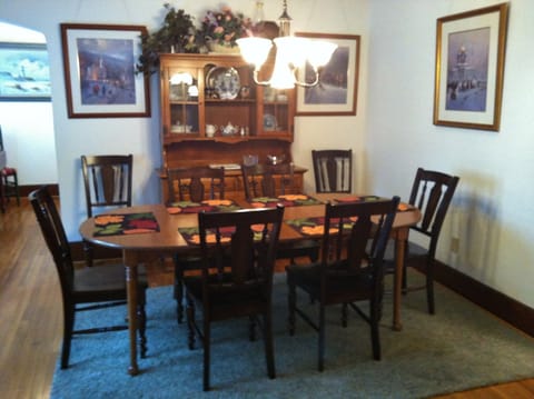 Dining Room Table can Seat Eight Plus thru Archway is a Dinette off Kitchen