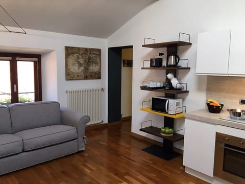 Charming setting.
Brand new furnitures and equipments.
Bright & welcoming