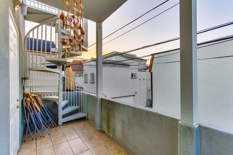 Surf Stars Combo Penthose Outside Patio Spiral Staricase leading to Roof Top