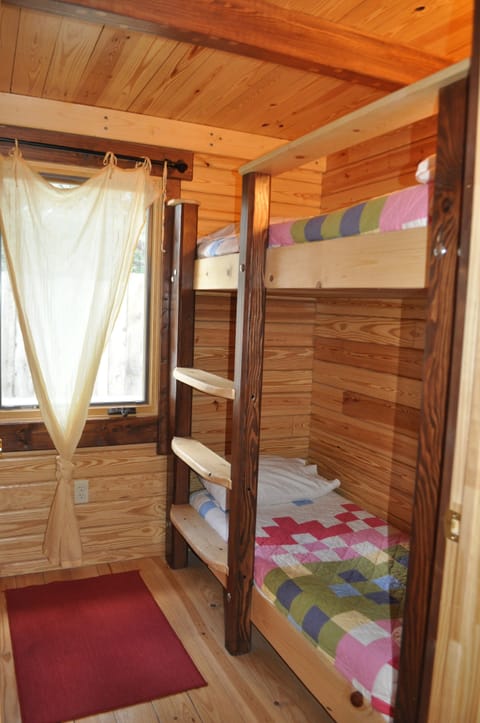 2 bedrooms, travel crib, WiFi, bed sheets