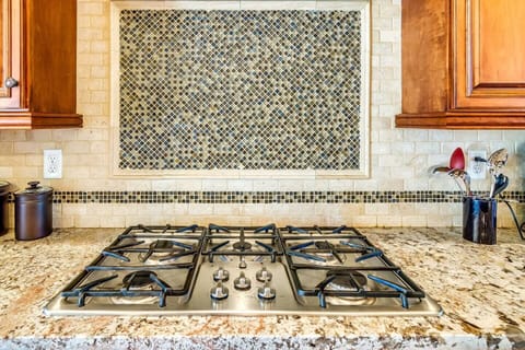 Stainless steel Gas Cooktop, granite, glass tile
