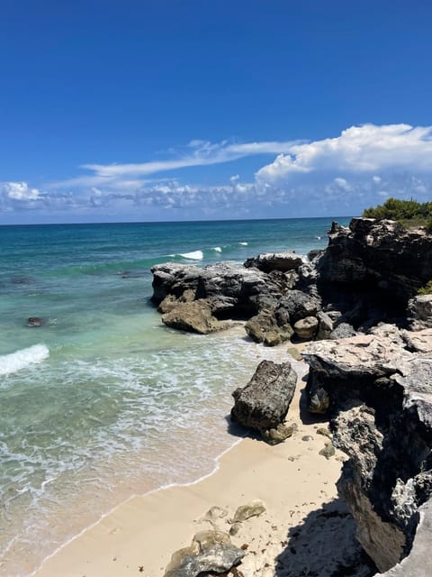 Beach nearby, sun loungers, beach towels