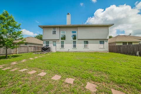 large backyard with 6 burner grill!