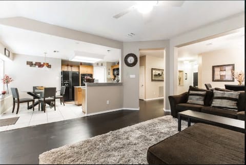 Living area | TV, fireplace, DVD player, books