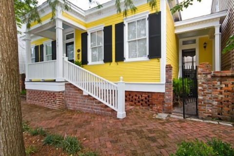 The Captain's Cottage is the perfect getaway to enjoy historic Savannah.