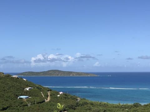 Beach nearby, sun loungers, beach towels