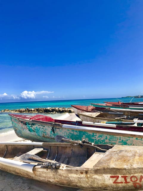 Beach nearby, sun loungers, beach towels