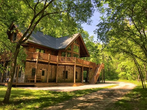 Exterior view of the Great Room and 360 degree 