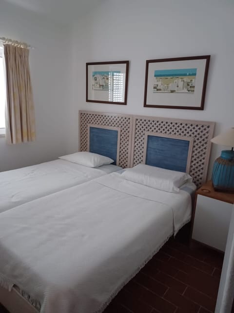 4 bedrooms, in-room safe, iron/ironing board, cribs/infant beds