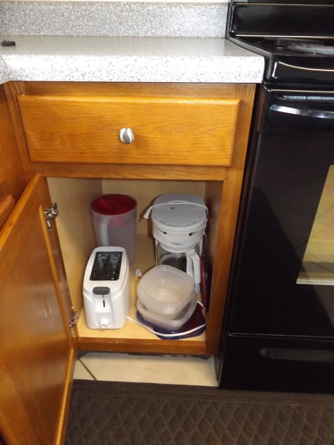 Toaster & Coffee pots