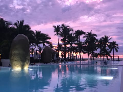 Outdoor pool, a heated pool