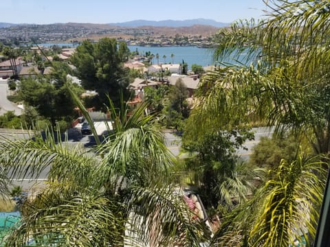 Vacation Drive Home Terrace overlooking Canyon Lake and Ortega Mountains.