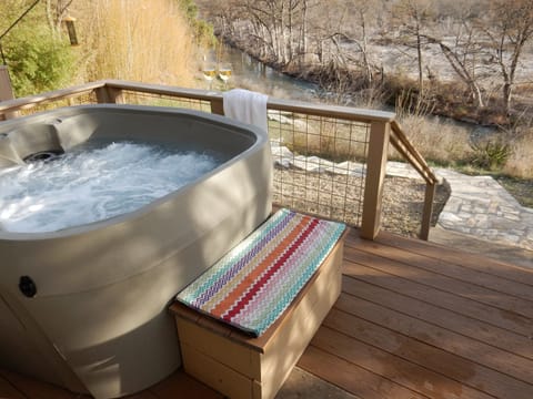 Hot Tub overlooking the Guadalupe River