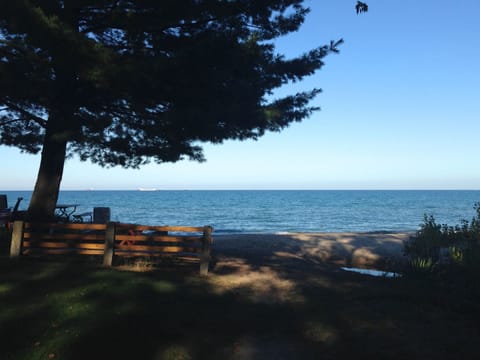 Beach nearby, sun loungers, beach towels