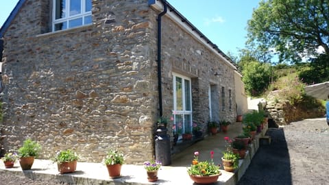 Lower level & ramp access to the upper level