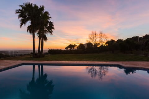 Outdoor pool, sun loungers