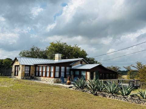 Cliffside River hill country perfection!
