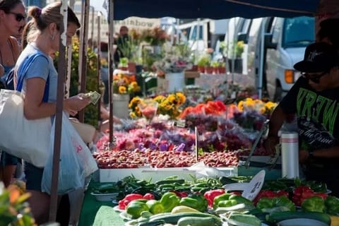 Farmer's market every Wednesday from 4pm to 8pm at Cable and Newport Ave!