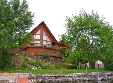 Prime Chalet on Williams Lake in Spokane County