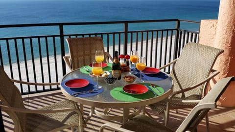 CHAMPAGNE BREAKFAST ON YOUR BALCONY: A GREAT START TO MANY HAPPY DAYS TO COME!