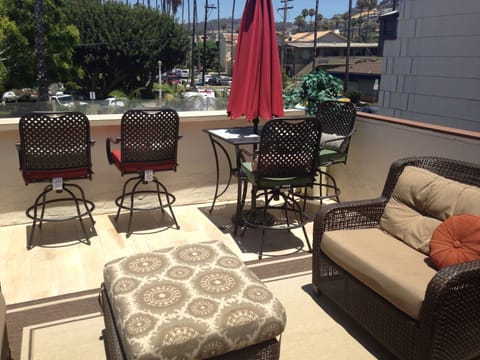 Relax and enjoy the sun and dine outside.