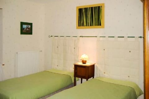 2 bedrooms, iron/ironing board, cribs/infant beds, free WiFi