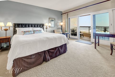 Stearns and Foster King Size bed with ocean view.