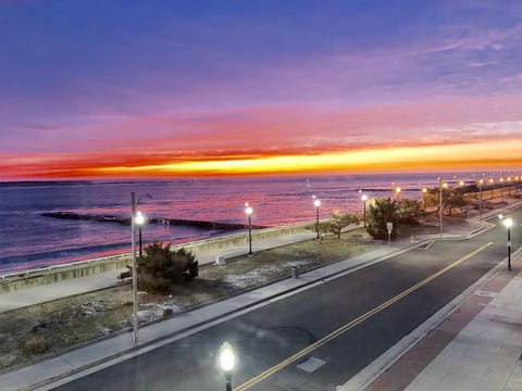 Beach/ocean view