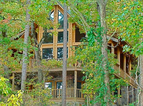 Moon Shadow Lodge ... on the edge of Greers Ferry Lake and the Ozark Mountains.