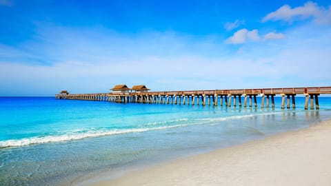 Beach nearby, sun loungers, beach towels