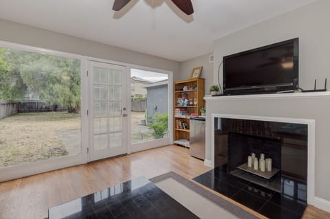 Cozy 2BD House, Minutes To Techs & Stanford Univ!