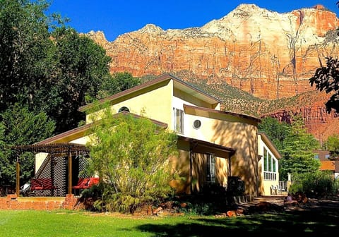  Zion Vacation Home located at the mouth of Zion National Park, established 2009