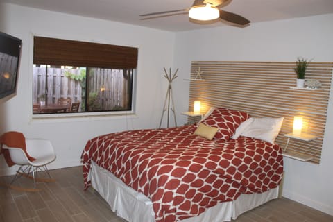 Pillowtop beds, desk, iron/ironing board, travel crib