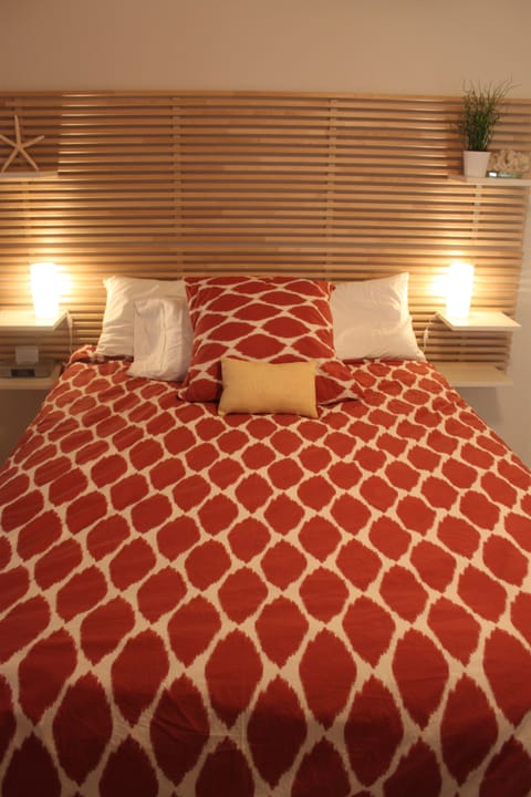 Pillowtop beds, desk, iron/ironing board, travel crib