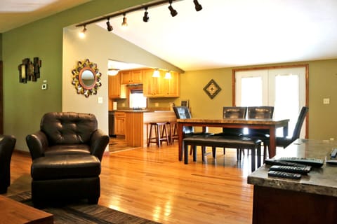 Open floor plan!
