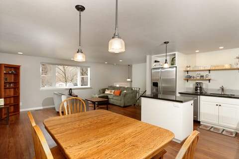 Open living room, kitchen and dining