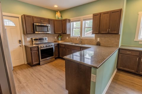 Main Level | Kitchen