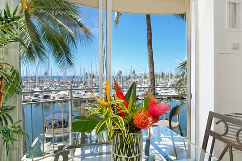 Enjoy Gorgeous Marina-front Views!
