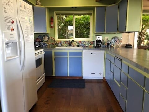 Fridge, microwave, dishwasher, coffee/tea maker