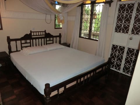 3 bedrooms, in-room safe, travel crib, free WiFi