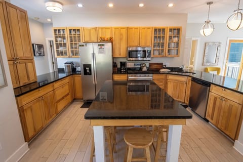 Main Level | Kitchen