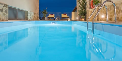 Swimming pool without chlorine. The cleaning is done in an ecological way of chlorination