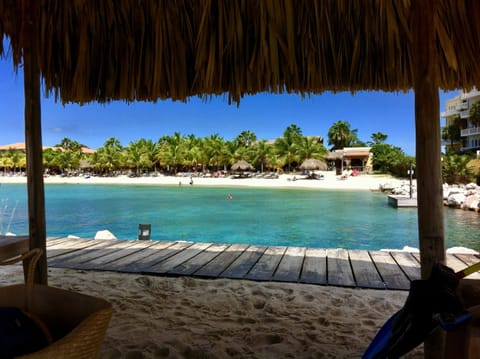 Beach nearby, sun loungers, beach towels