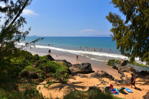 Beach nearby, sun loungers, beach towels