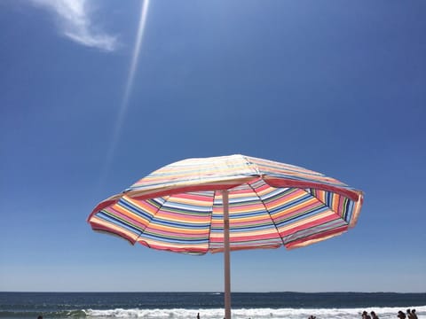 Beach nearby, sun loungers, beach towels