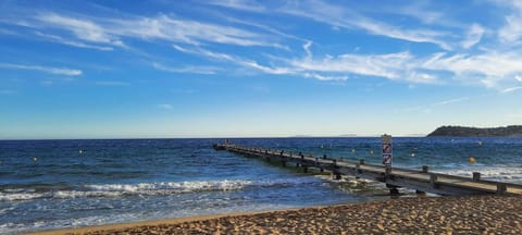 Beach nearby, sun loungers, beach towels