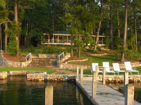 Aubrey's Lakewood Cabin at Treasure Cove Lake Martin