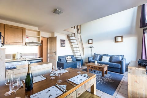 Dining & living area