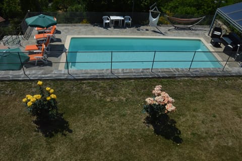 swimming pool and solarium